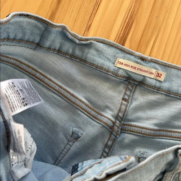 Levi’s Size 32 Light Wash High Rise Straight Crop Jeans - Picture 3 of 8